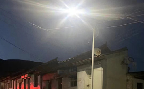 农村院子里最适合的华亭太阳能路灯亮度与安装要点